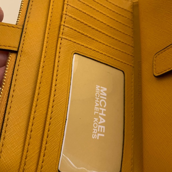 🎉SALE🎉 Michael Kors Jet Set Travel Leather Large Double Zip Wristlet Wallet - Picture 7 of 10